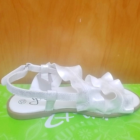NIB Girls Sandals - Picture 3 of 6